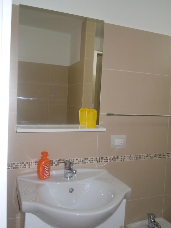 Welcome Holiday House Полиньяно-а-Маре Номер фото